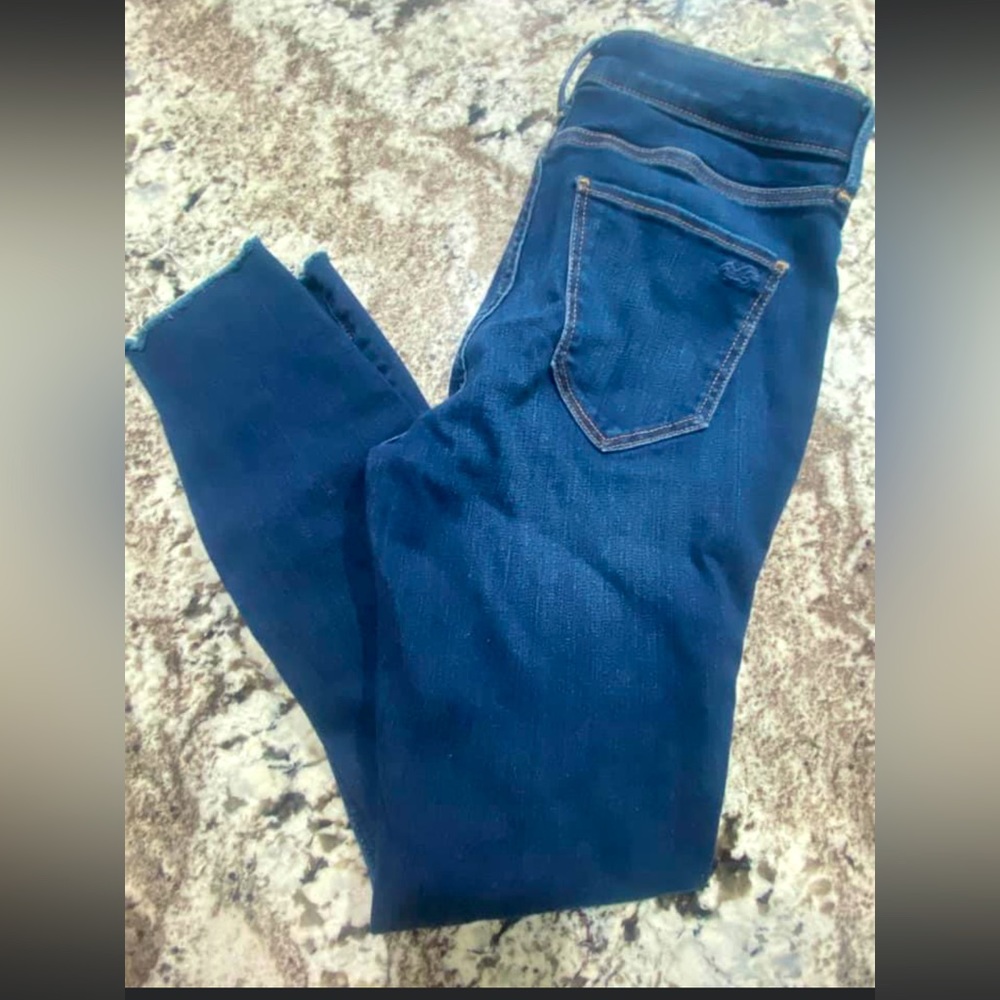 Hollister Curvy High Rise Crop Super Skinny Denim Jean